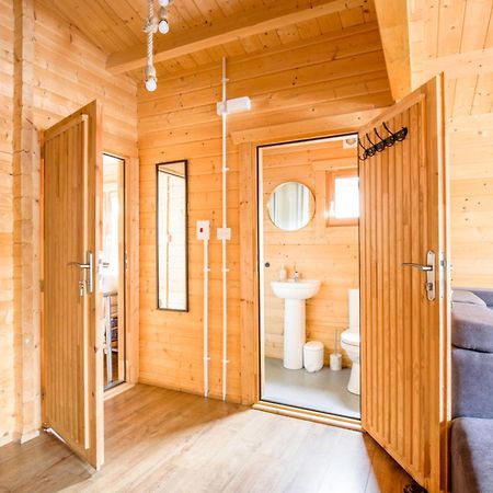 The Baltic Cabin - Cains Brewery Village Ливерпуль Экстерьер фото