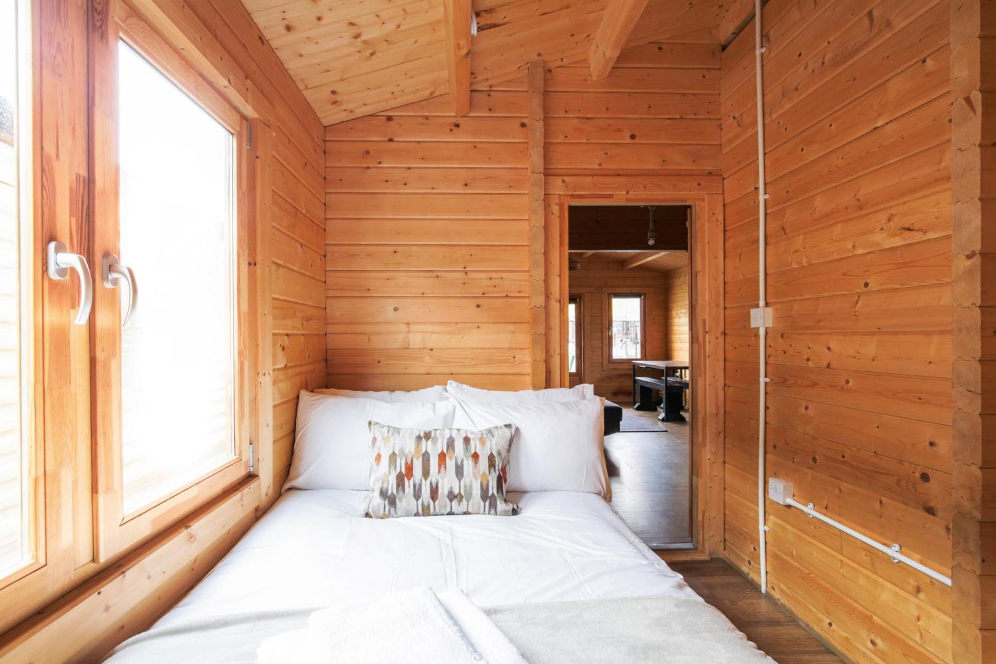 The Baltic Cabin - Cains Brewery Village Ливерпуль Экстерьер фото